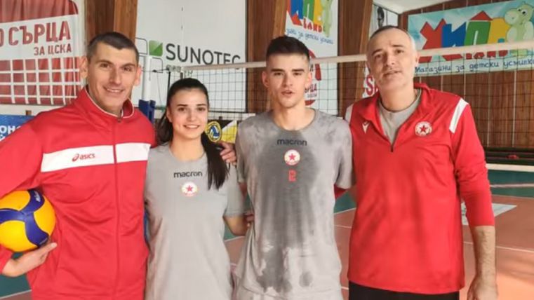 Честита Нова Година от волейболния ЦСКА