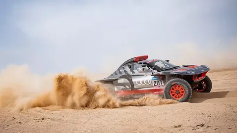  Карлос Сайнц взе първия стадий и поведе в рали 