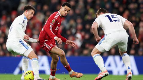  Безличен Ливърпул не съумя да пробие отбраната на Лийдс 