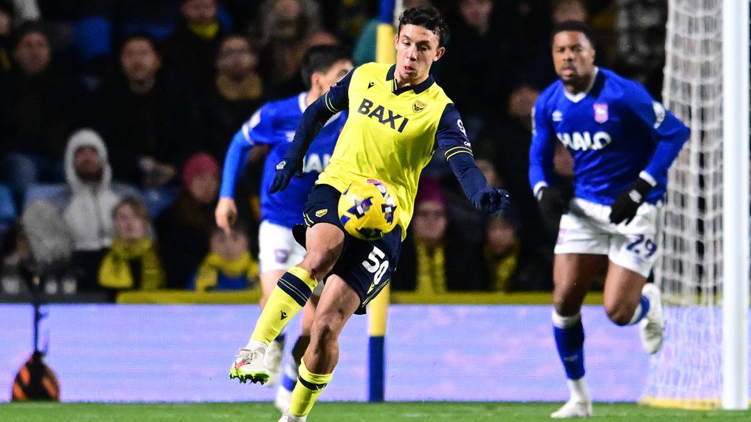 Филип Кръстев се завърна сред титулярите на Оксфорд и се отчете с асистенция