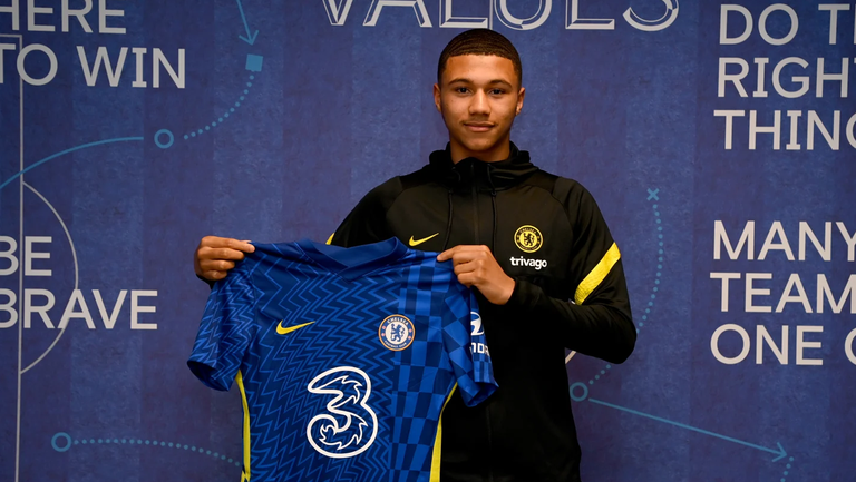  Челси взе нов нападател, даде му №9 