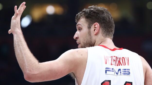 Звездата на баскетболния Олимпиакос Александър Везенков заяви, че надпреварата в