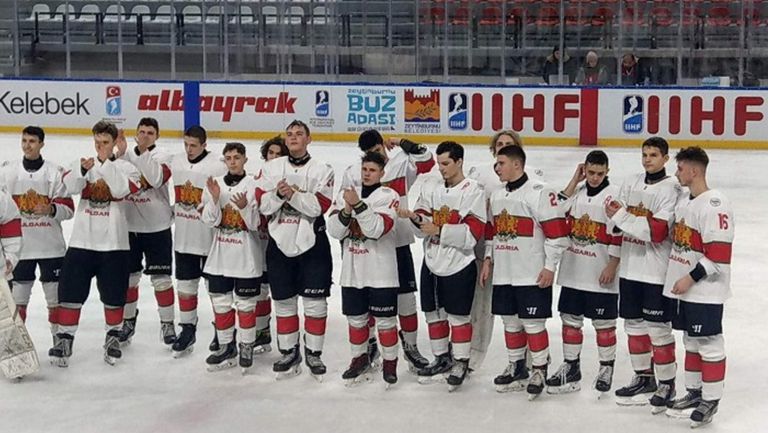 България загуби от Австралия на полуфиналите на Световното по хокей на лед до 20 години в Истанбул