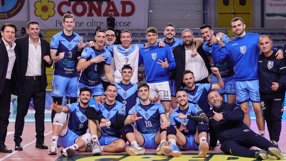 Гордан Люцканов с 15 точки за победа на Аверса