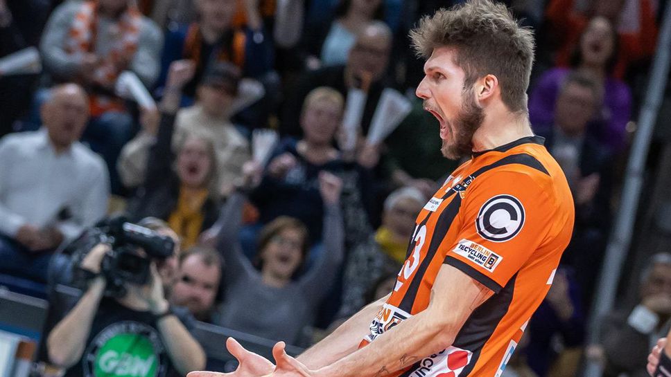 Берлин РВ срази Тур в първия плейоф на Шампионската лига