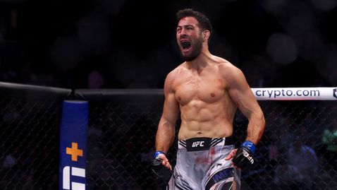 Имавов нокаутира Адесаня в главната битка на UFC: Саудитска Арабия