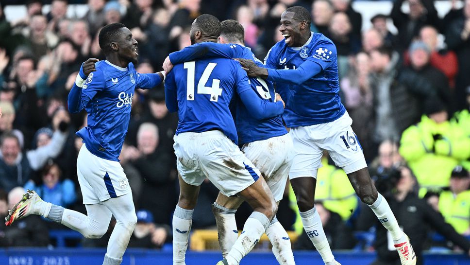 Евертън подкара Лестър от десетата секунда и записа трета поредна победа