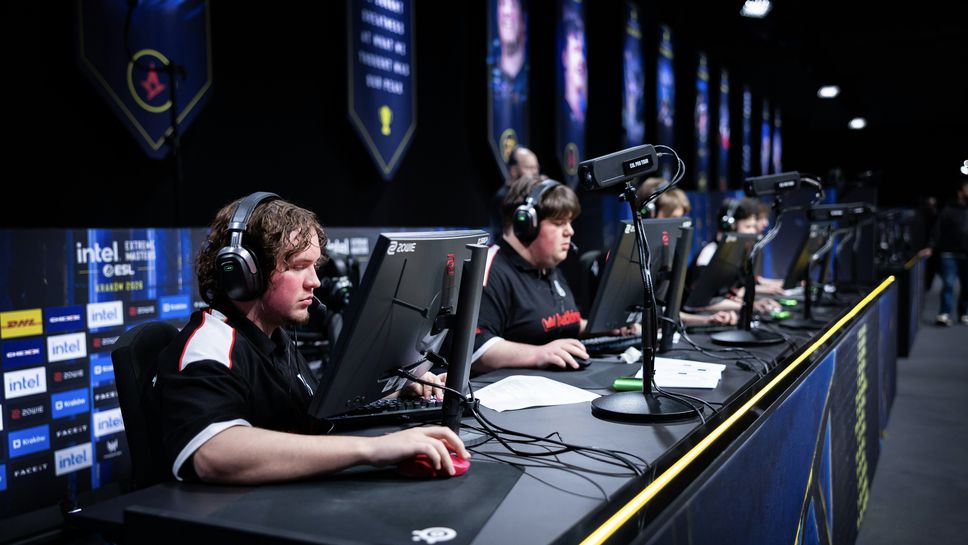 B8 обяви привличането под наем на 16 годишния Даниил s1zzi Виник от академията