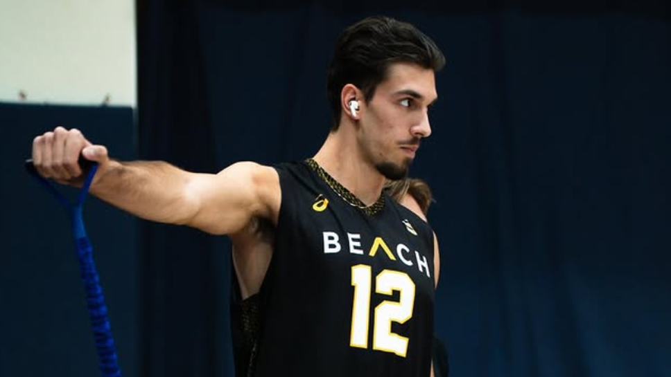 Волейболният ни талант Алекс Къндев даде своя принос за победата