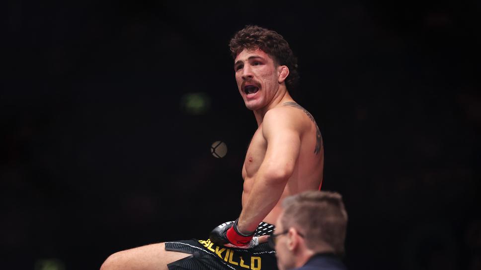 Салкилд продължи възхода си в UFC с успех над Гамрот