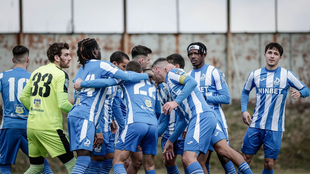 Дунав продължава да гази и след зимната ваканция