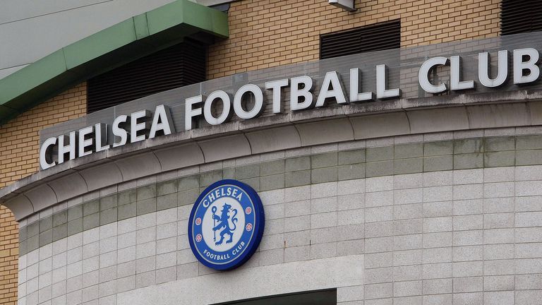  Промени по високите равнища на властта в Челси 