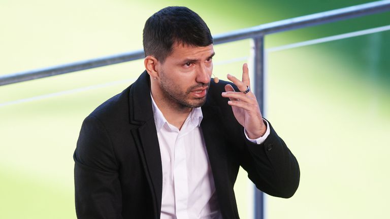  Агуеро: Ман Сити е кадърен да направи требъл този сезон 