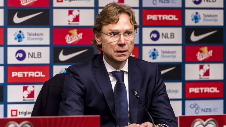 Селекционерът на руския национален отбор по Валерий Карпин се надява