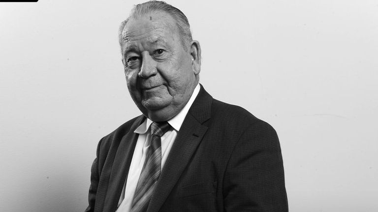 Френската футболна легенда Жуст Фонтен почина на 89 годишна възраст съобщават