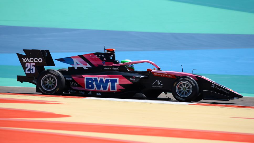 Проблем с двигателя лиши Никола Цолов от първата му победа във Формула 3