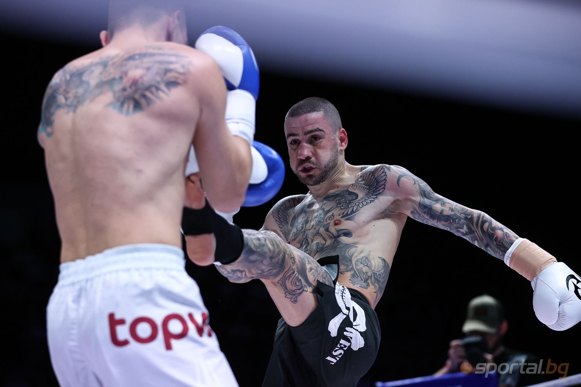 Победоносно завръщане за Симеон Наковски на MAX FIGHT 60