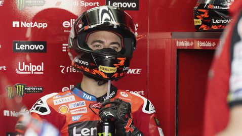 MotoGP показа как тим шефът на Дукати успокоява Баная