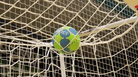  Шумен 61, Фрегата и Добруджа с победи в петия кръг 