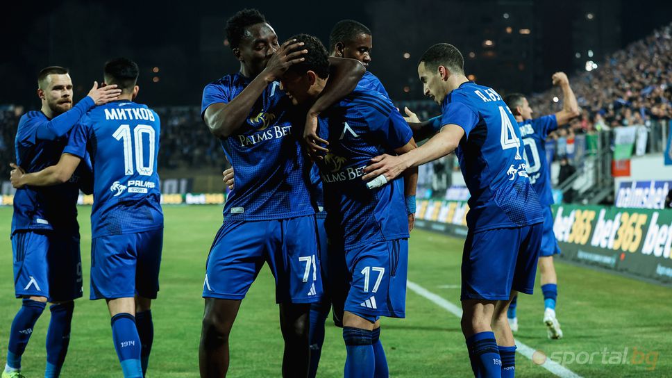 Левски възкръсна срещу Локомотив (София)! "Сините" с ужасяващи грешки в защита