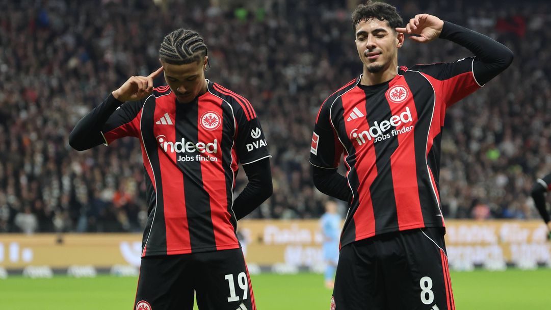 Айнтрахт продължи възхода си при Риера след силно включване от пейката