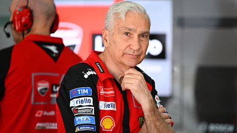 Дукати: Удар в бордюра унищожи джантата на Марк