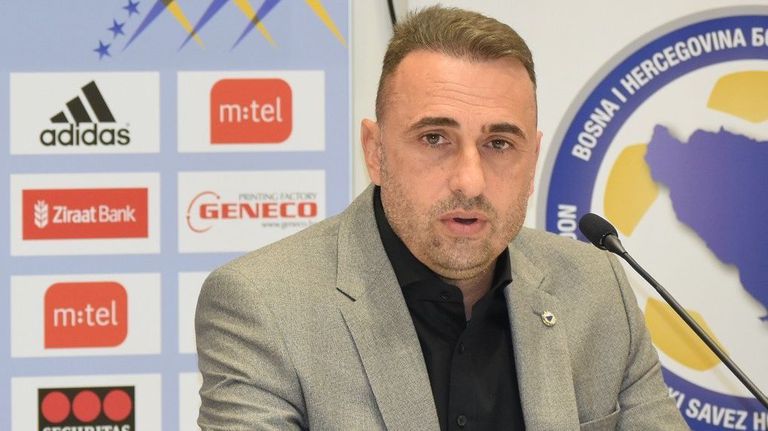  В Босна и Херцеговина нападнаха свиреп Петев: Той е най-лошият селекционер в историята ни 