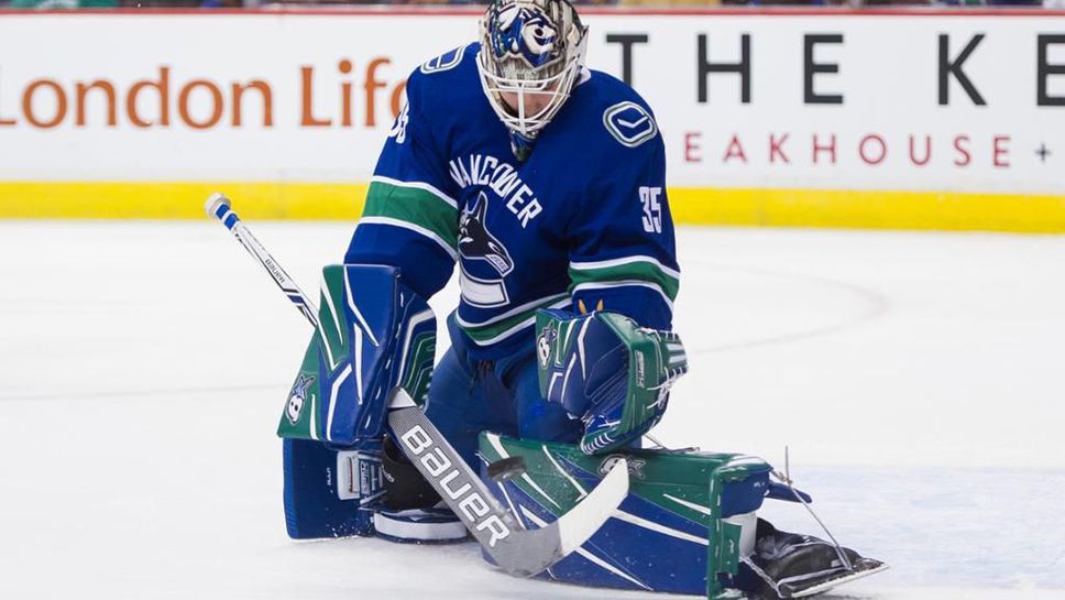 Ванкувър преподписа за 5 години с вратаря си