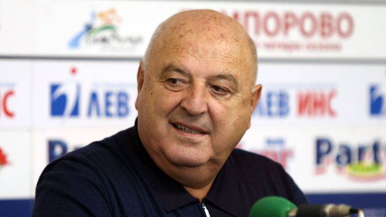  Венци Стефанов се погнуси и дефинира среща на Бербатов пред БФС 