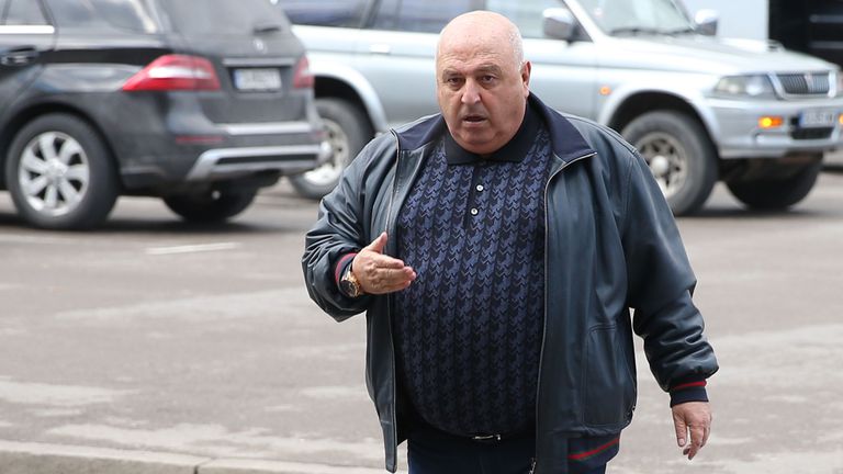  Венци Стефанов се погнуси и дефинира среща на Бербатов пред БФС 