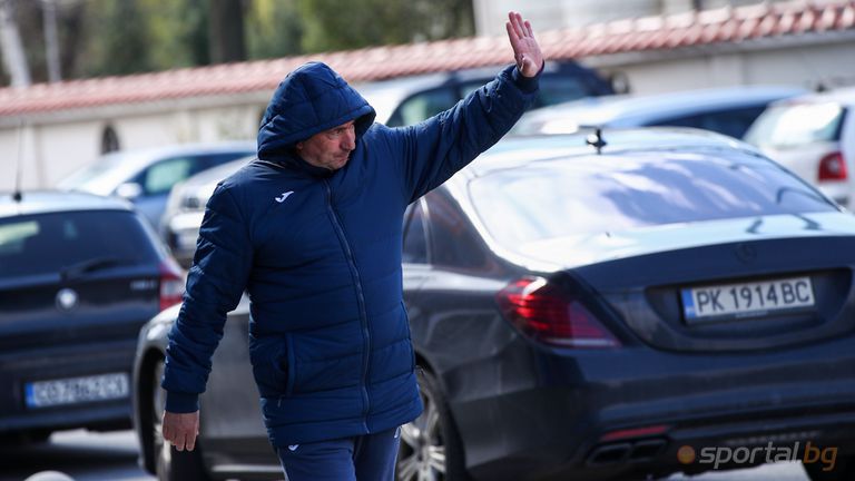 Старши треньорът на Левски Станимир Стоилов не застана пред медиите