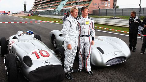  Мика Хакинен и Дейвид Култард потеглят на турне 