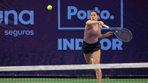 Елизара Янева на 1/4-финал в Нант след обрат