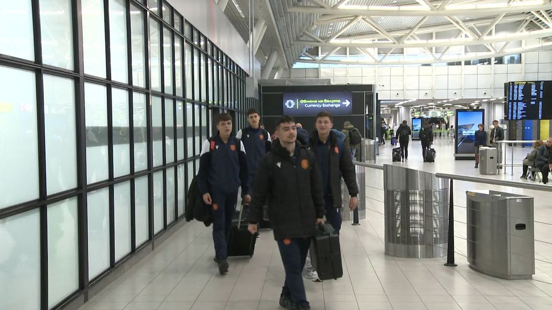 Националният отбор до 19 години се прибра в България