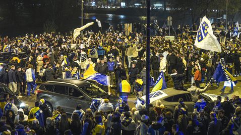 Босна не спа след триумфа срещу Италия, 100 000 посрещнаха Джеко и компания в Сараево