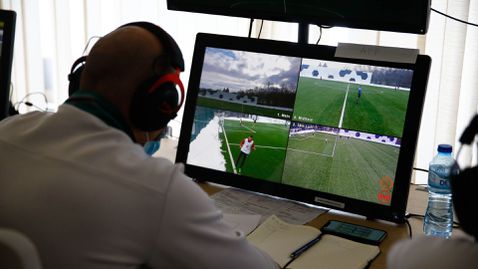 Започва инструктаж в клубовете за ВАР