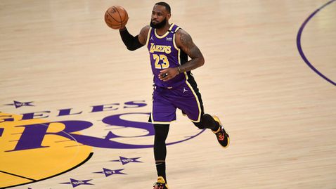 ЛеБрон се завърна след контузия при загуба на Лейкърс