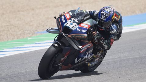 Оливейра с контузия на раменната кост след падането на "Херес"