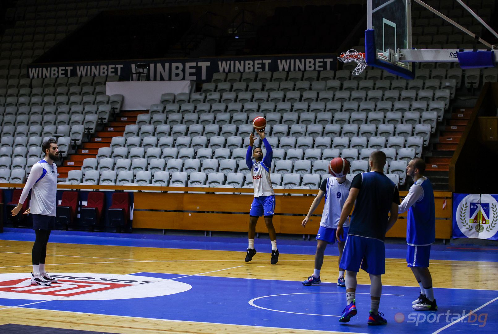  Тренировка на баскетболния Левски 