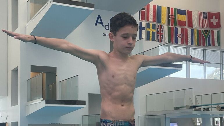 Крис Йорданов спечели два златни медала на турнир по скокове във вода в Норвегия