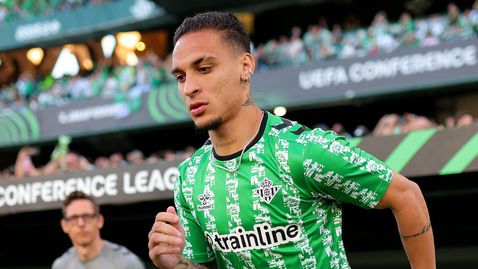 Ман Юнайтед и Бетис измислиха нестандартна форма за трансфера на Антони