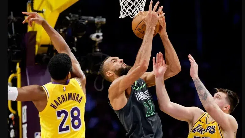 Звездната селекция на Лос Анджелис Лейкърс включваща в състава си