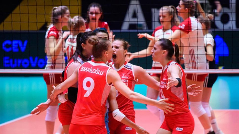 Турция на финал на олимпийската квалификация след епичен обрат срещу Полша (видео + снимки)