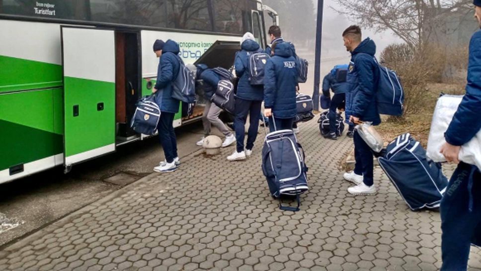 Волейболистите на Хебър (Пазарджик) вече пътуват към Бургас