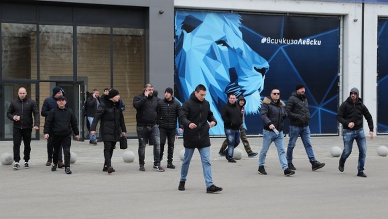Левски разясни как ще се процедира на днешната среща между Попов, Божков и феновете