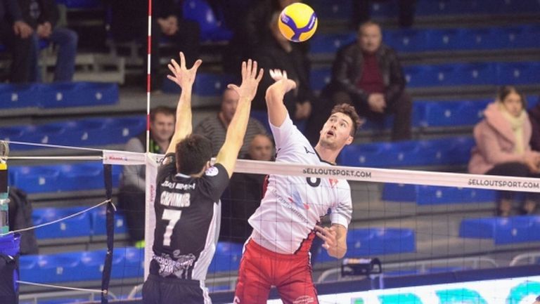 Тодор Скримов подлуди със сервиса си Розалин Пенчев и го извади от игра! Тетюхин донесе успеха на Белогорие