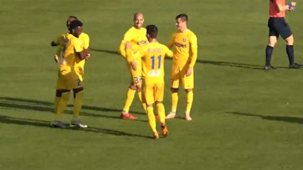 Новакът Н'Кололо с хубав гол за Левски срещу УФА