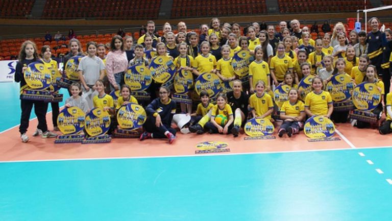 Много емоци, усмивки и награди на волейболния празник с момичетата на Марица