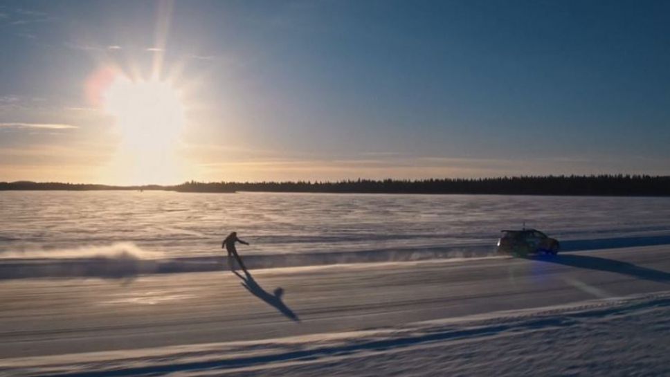 Екстремно ледено шоу сътвориха двама финландци в Лапландия