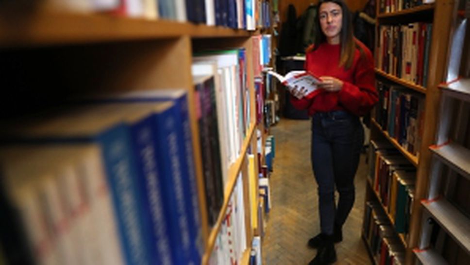 "Извън пистата" с Виктория Георгиева